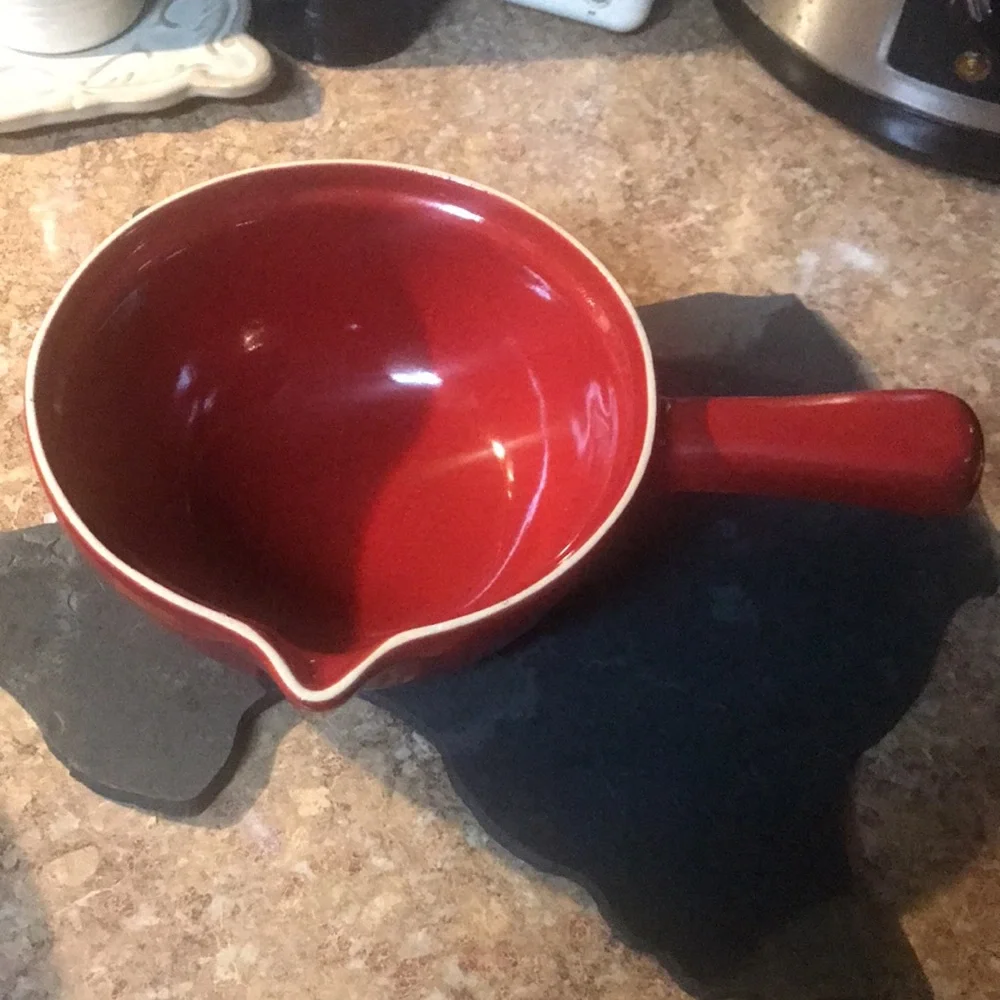 Emile Henry Fondue Pot with Pouring Rim